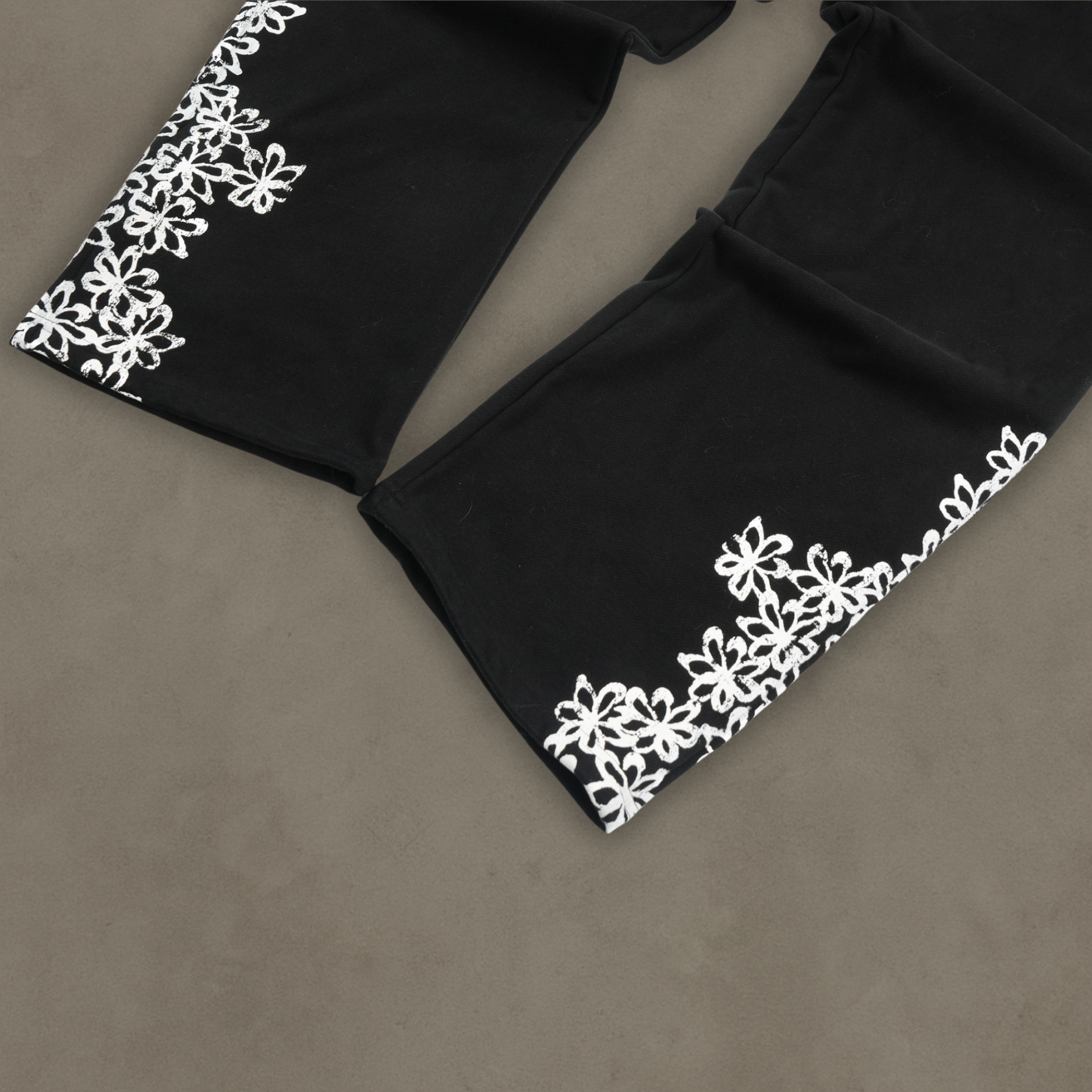 FLOWER JOGGER BLACK
